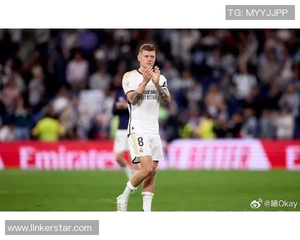 克罗斯：从中场指挥官到足球战术革新的引领者与传奇之路