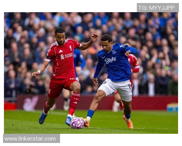 利物浦与埃弗顿激战成和比分揭晓双方争夺战精彩回顾