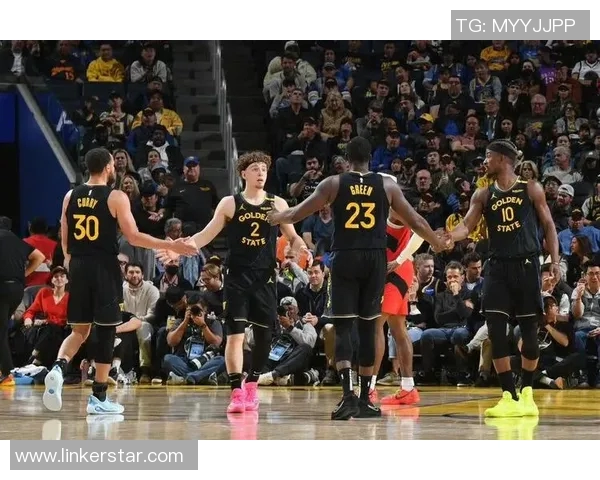 勇士与猛龙激战第3场争夺总冠军的关键时刻与精彩瞬间回顾